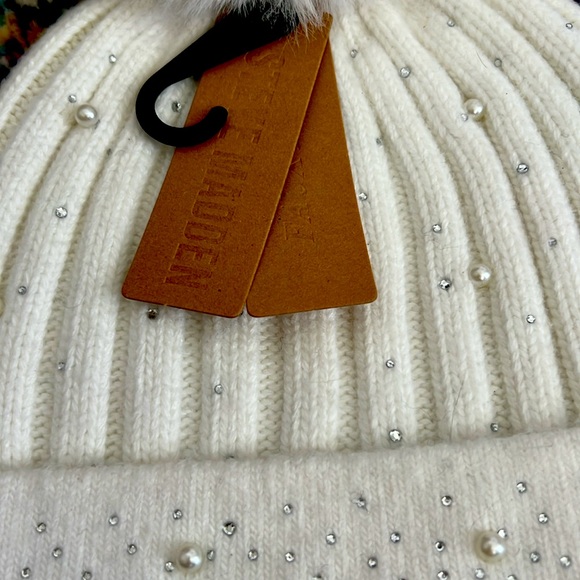 NWT Steve Madden beanie with CC cashmere scarf - Picture 2 of 4